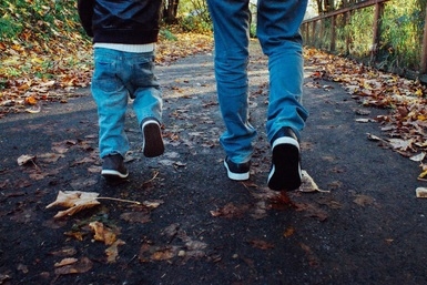 Đi bộ gây quỹ cho bệnh nhân mắc bệnh tự kỷ